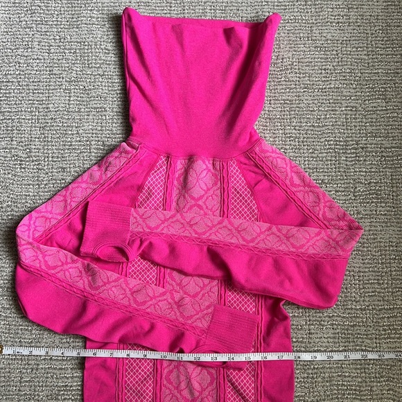 Pink top - Picture 2 of 5